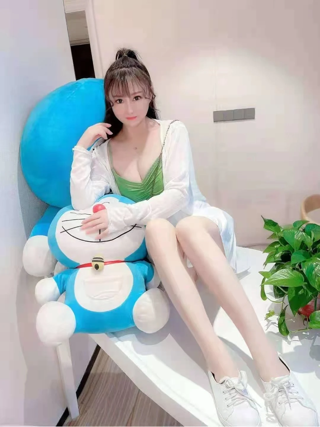 Hayley provides 24-hour sex services – Canadian escort in Montenegro — 2 / 5