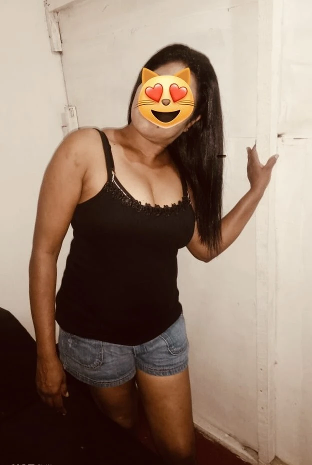 Nilu – Sri Lankan escort in Colombo — 3 / 4