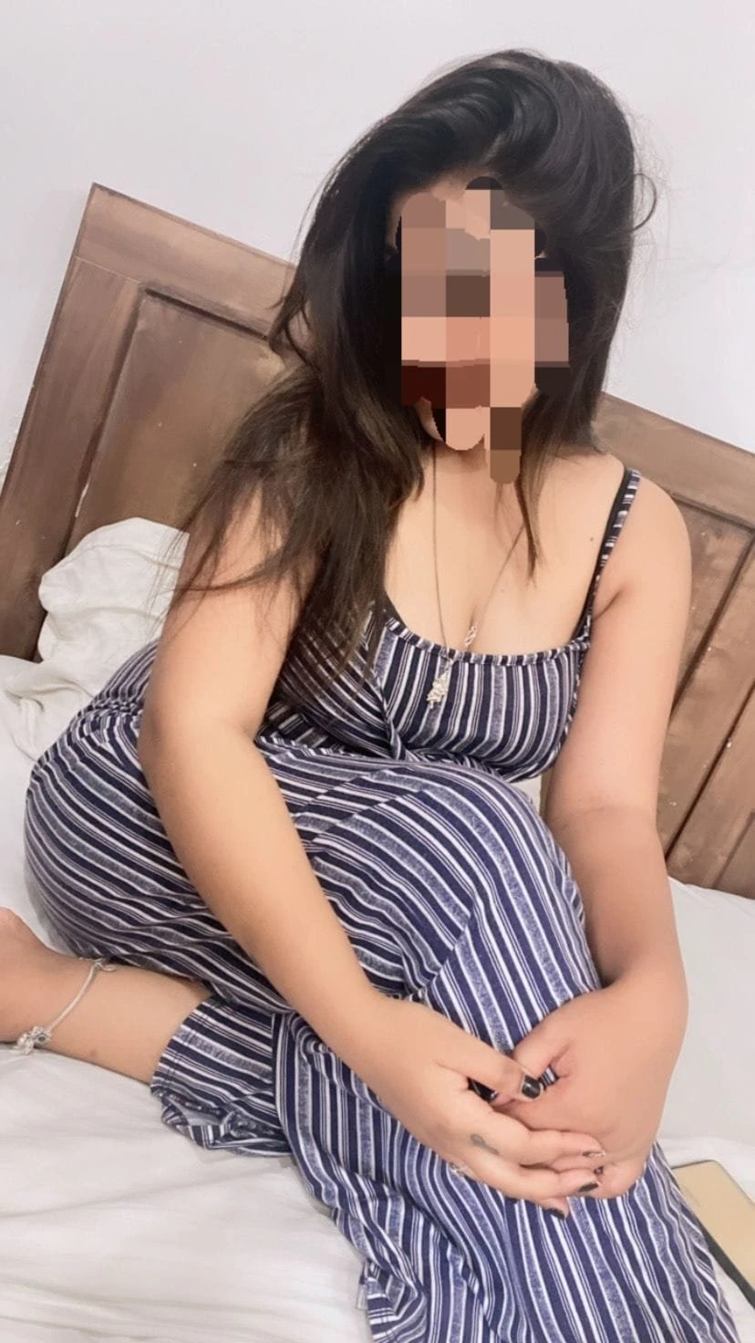Cam Show and Real Meet Reshma – Indian escort in Mumbai — 2 / 6