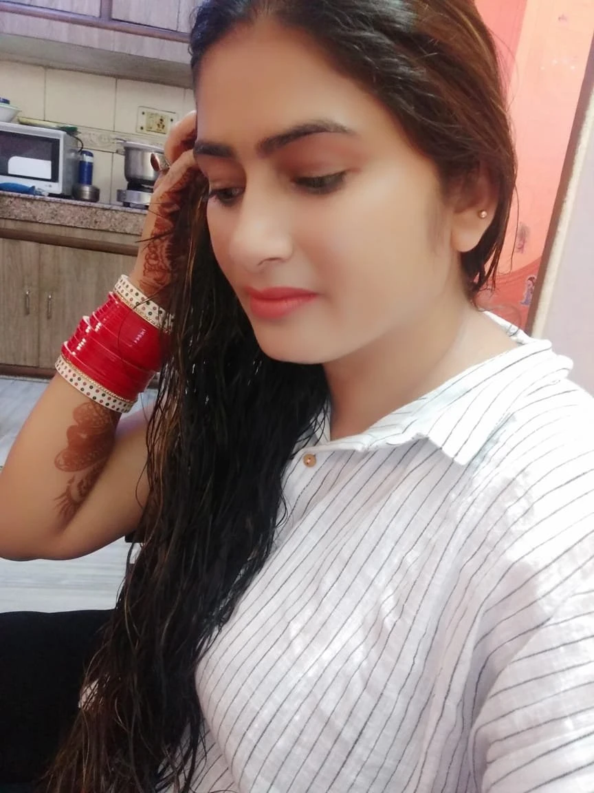 MAHIMA SINGH – escort in Noida — 4 / 5