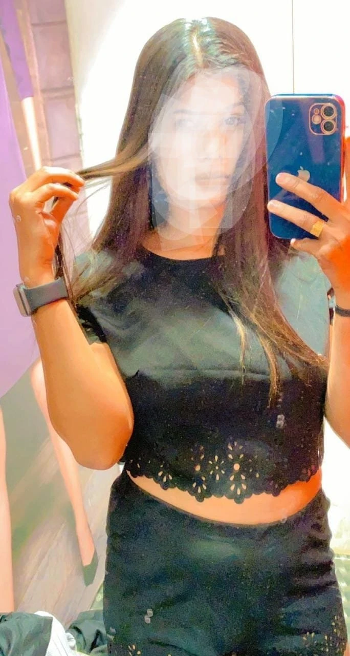 Rashami for Real Meet & Cam Show – Indian escort in Mumbai — 2 / 5