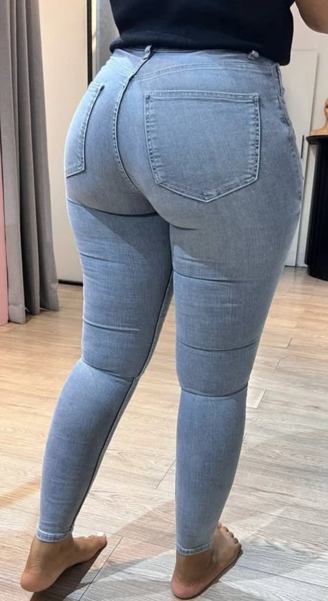 Bumi – Sri Lankan escort in Colombo — 2 / 5