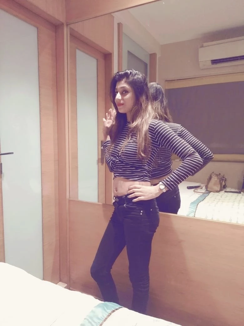Jiya Sharma real meet cam show – Indian escort in Mumbai — 3 / 5