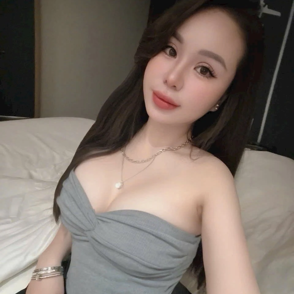 Ruby District 1- Cute Sexy – Vietnamese escort in Ho Chi Minh City — 28 / 31