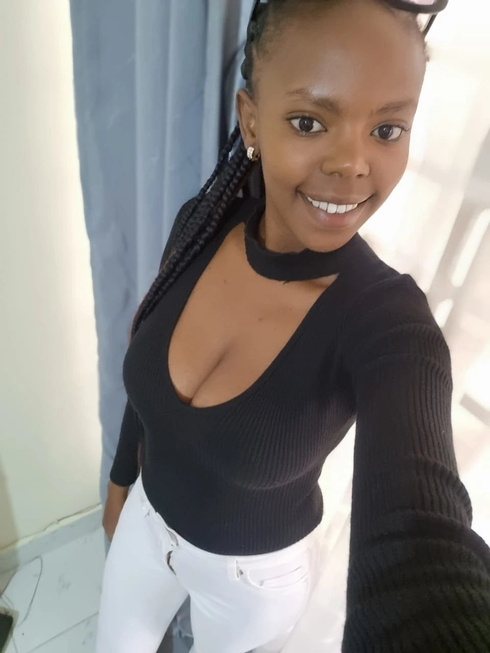 Renny – Kenyan escort in Pune — 2 / 3