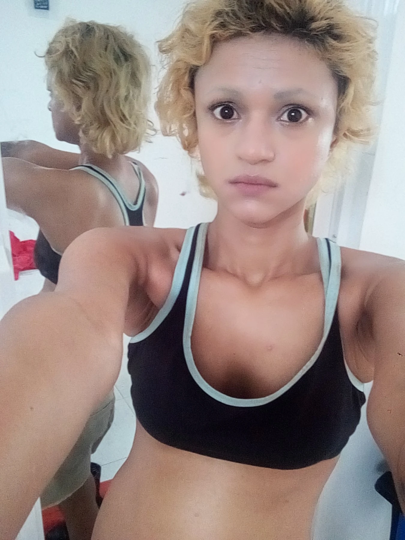 Lucy – escort in Colombo — 15 / 16
