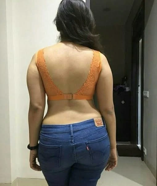 Aarohi Sharma (Cam Fun with toy) – Indian escort in New Delhi — 4 / 8