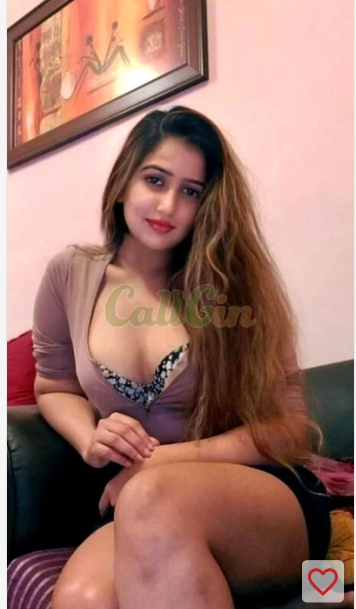 Priya Sinha – Azerbaijani escort in Mumbai — 1 / 2