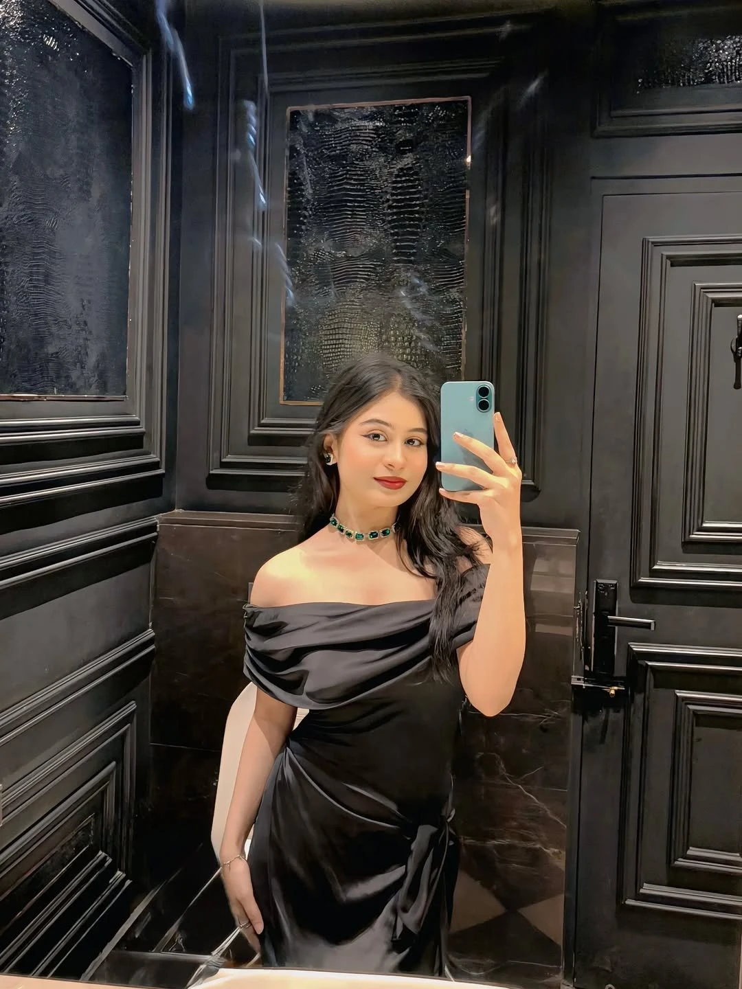 Vaibhavi – escort in Hyderabad — 2 / 4