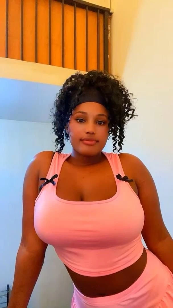 Pretty Daph – Jamaican escort in Kathmandu — 2 / 4