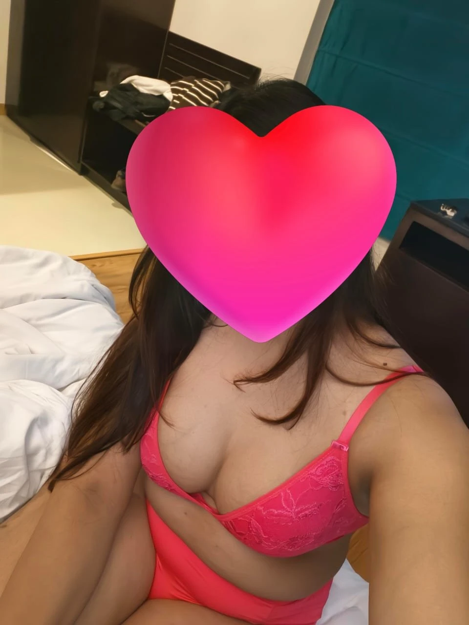Sona Only Cam session – Indian escort in New Delhi — 2 / 7