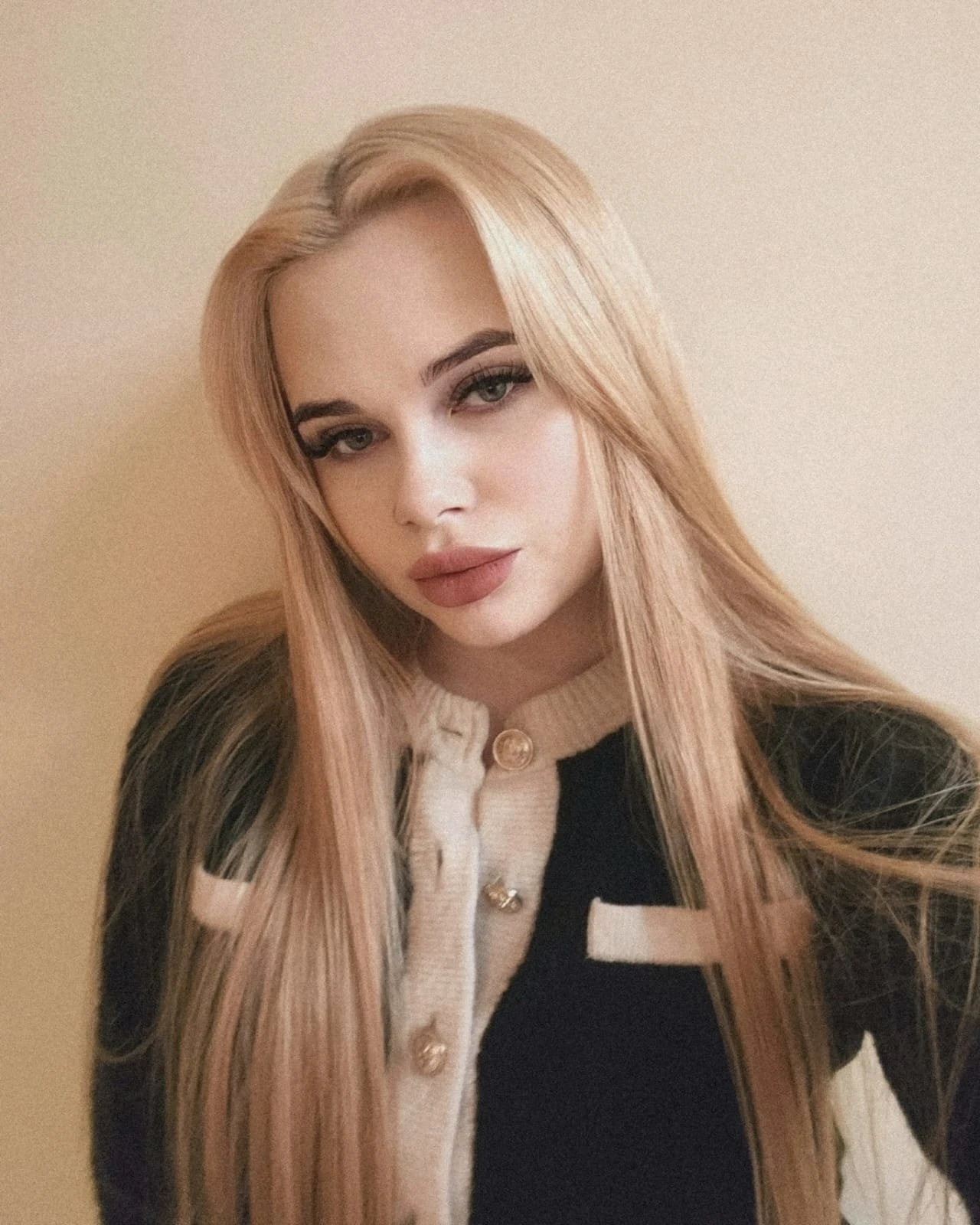 Vip Tiffani – Russian escort in Beirut — 5 / 7