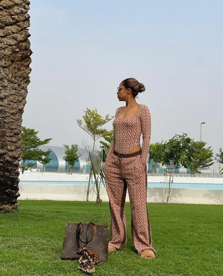 Sarah Cute – Tanzanian escort in New Delhi — 1 / 4