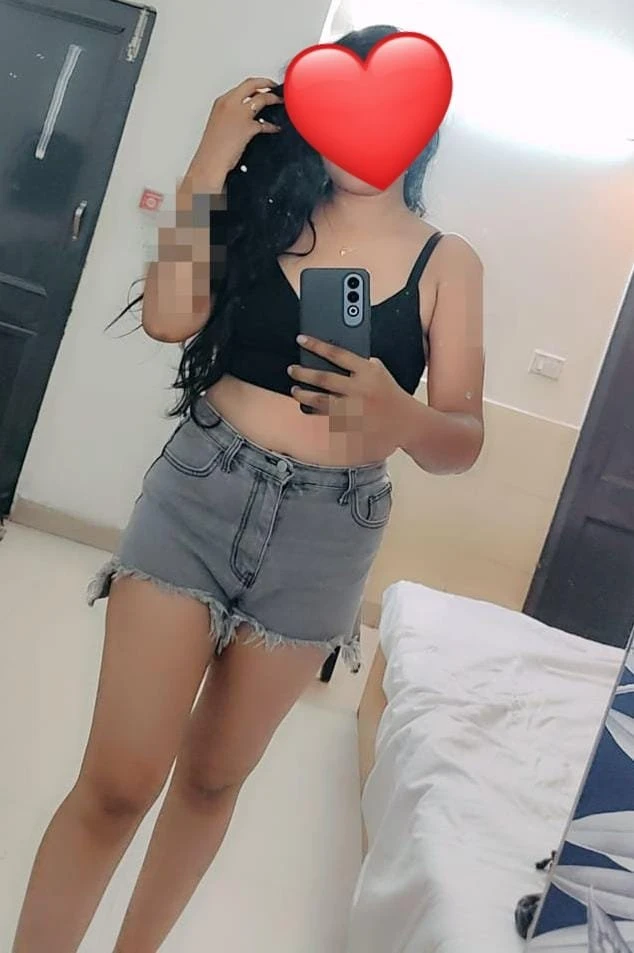 Hey I'm Niharika Real Meet & Cam Fun – Indian escort in New Delhi — 4 / 21
