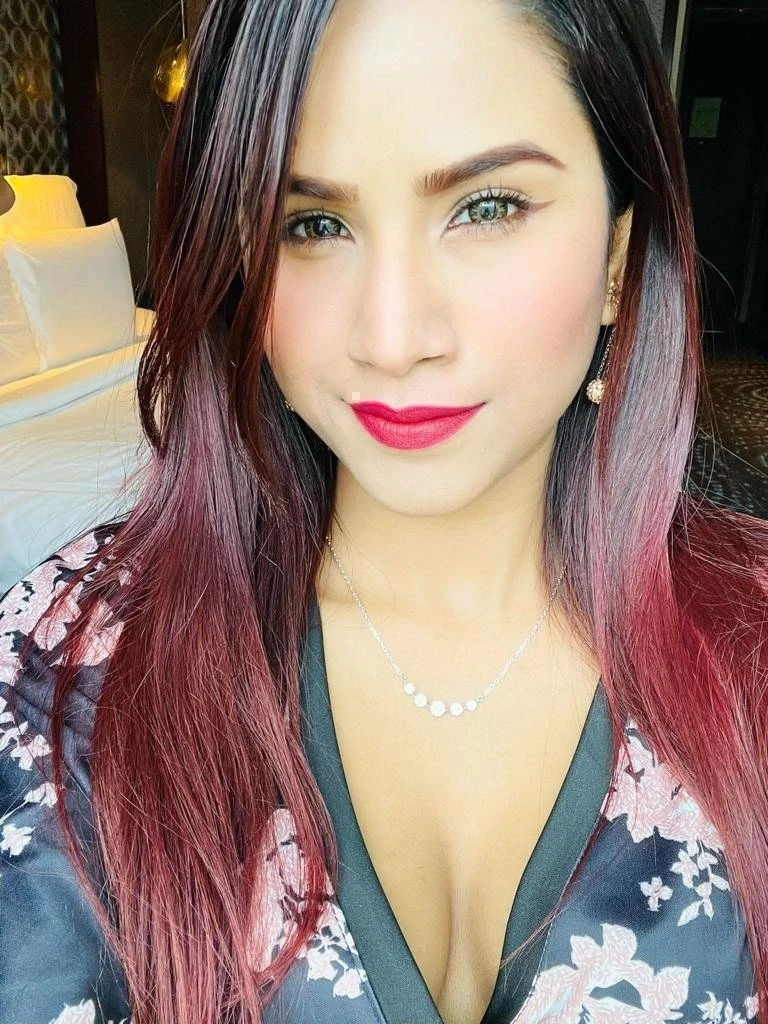 Neha Sharma GFE – Indian escort in Mumbai — 4 / 27