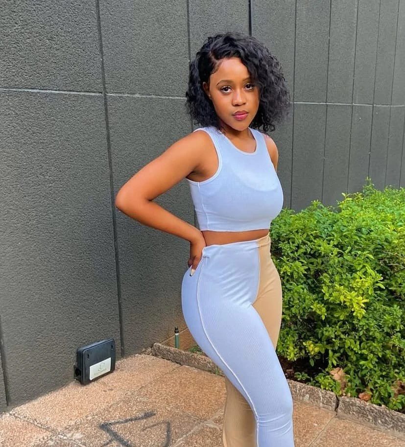 Viola – South African escort in Chandigarh — 2 / 5