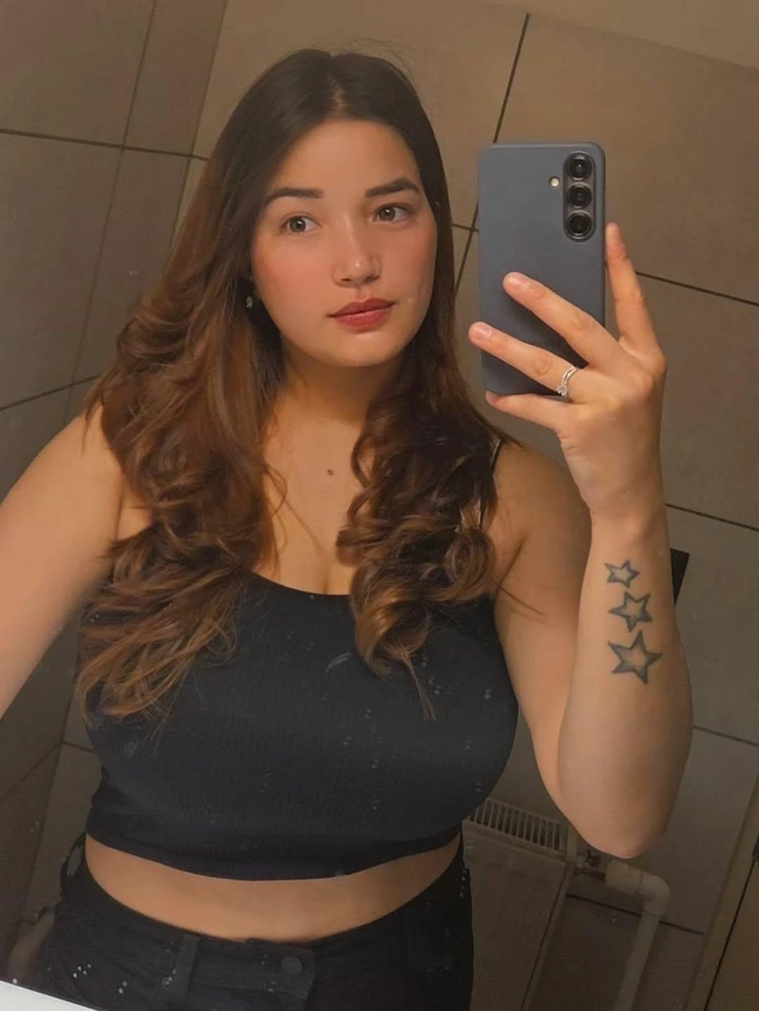 Harshita Sharma – Indian escort in Kolkata — 2 / 6