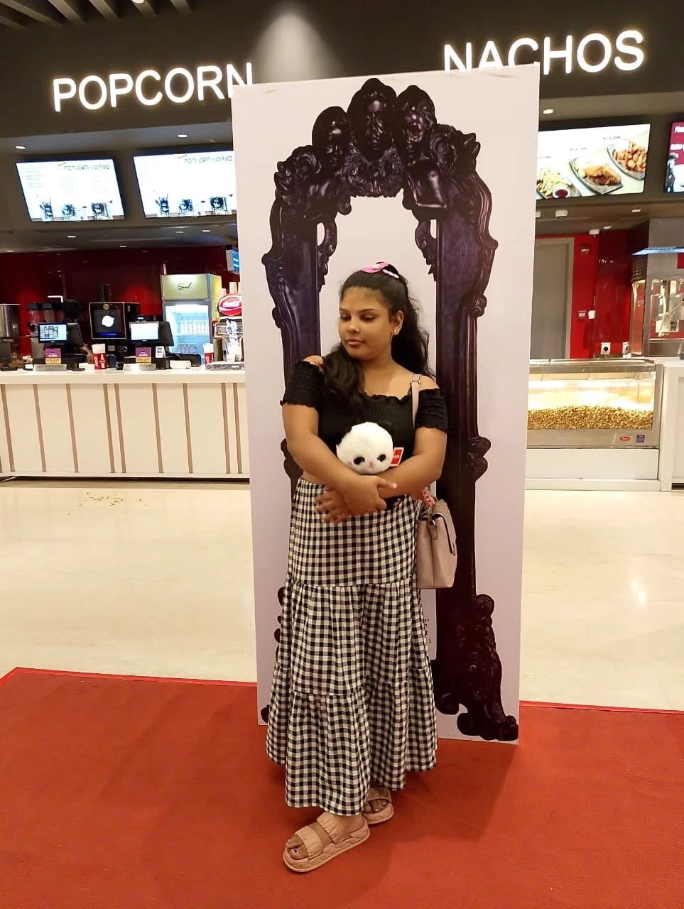 Tashi – Sri Lankan escort in Colombo — 4 / 5