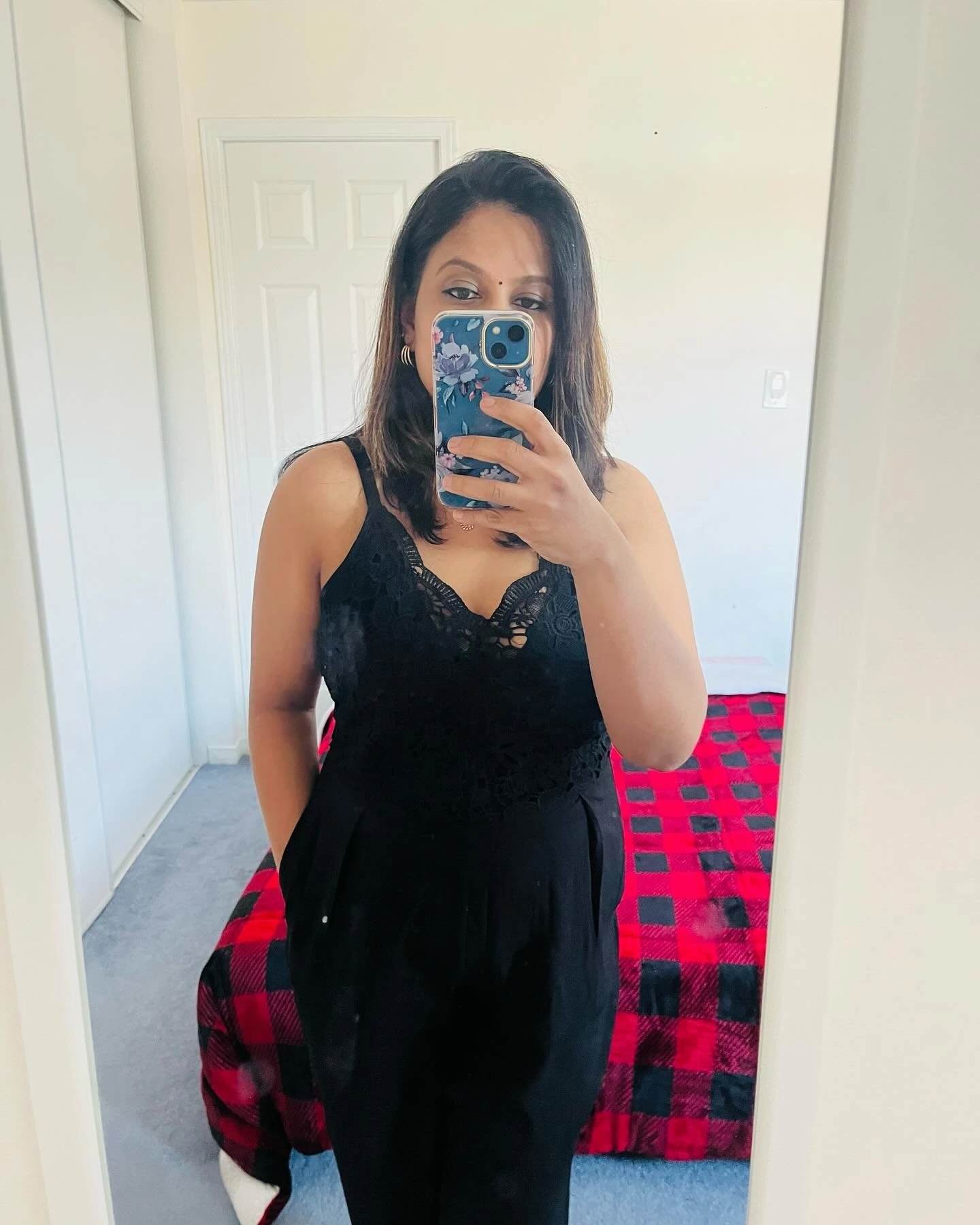 Rozi – Indian adult performer in Mumbai — 2 / 5