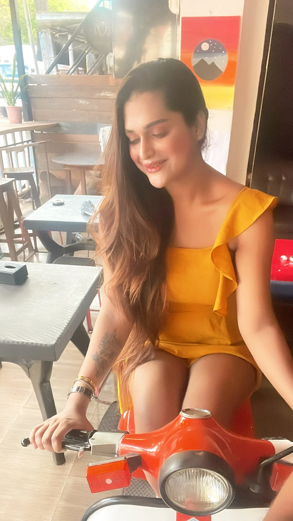 Goa girl – Indian escort in Mumbai — 3 / 12