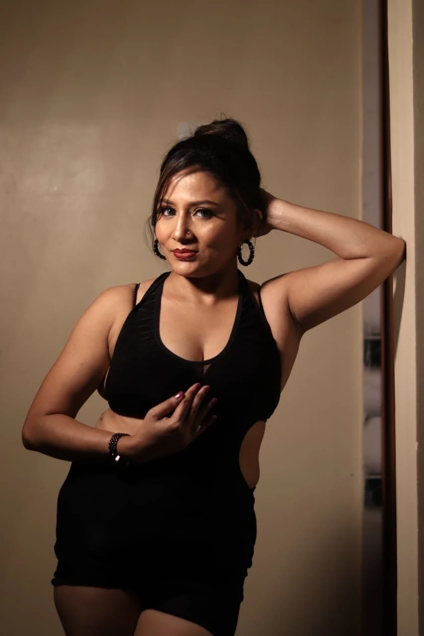 Your Pleasure Hunter Shweta Here – Indian escort in Pune — 1 / 4