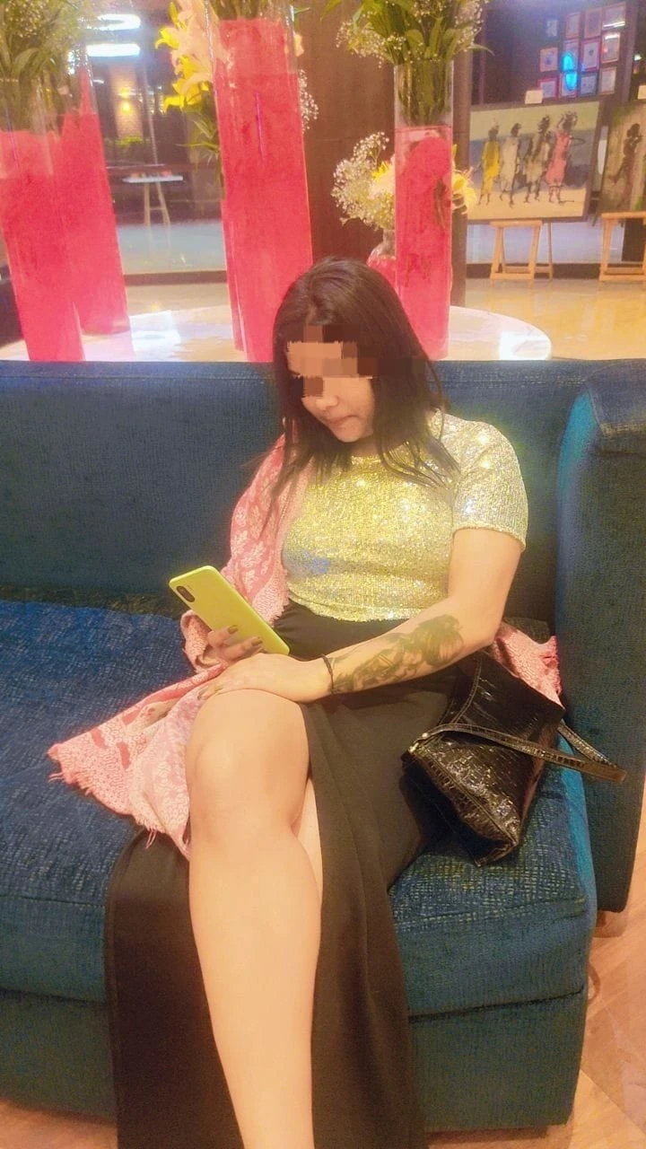 I Am Sonali (real meat and cam session) – Indian escort in New Delhi — 2 / 6
