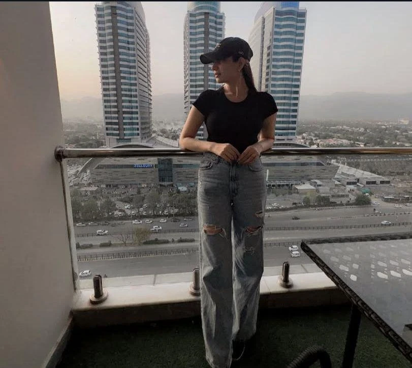 Annu Sharma Luxury Awaits You… – Indian escort in Gurgaon — 2 / 5