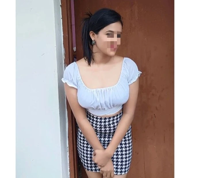 Namrita – Indian escort in Kochi — 3 / 4