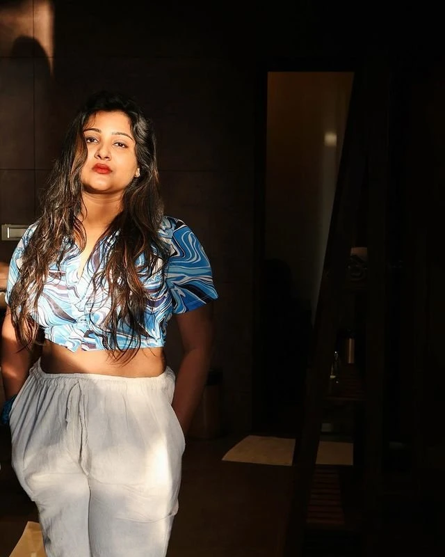 Riya (Real and Cam Service) – Indian escort in Mumbai — 5 / 7