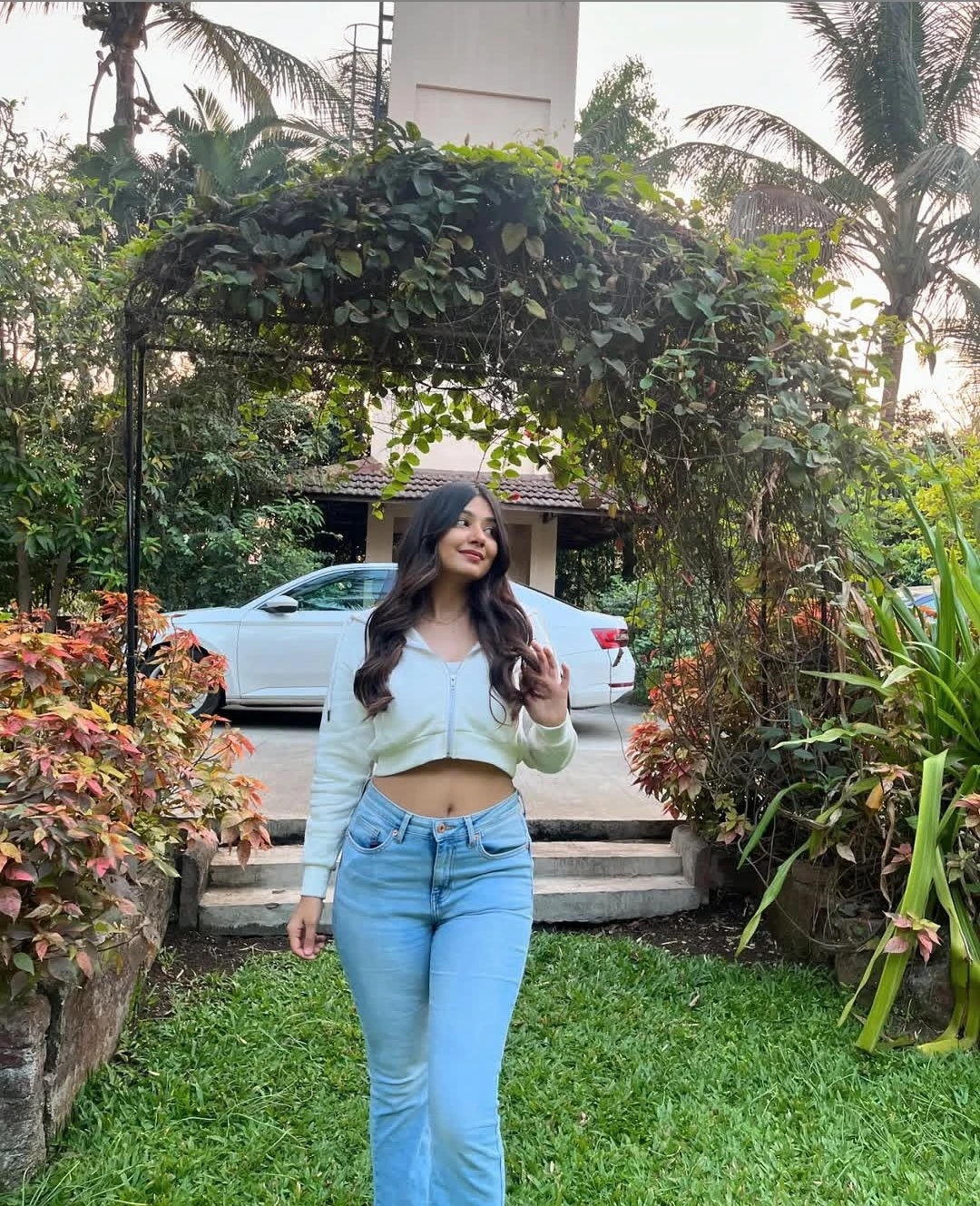 Sanjana Dube – Indian escort in Hyderabad — 4 / 5