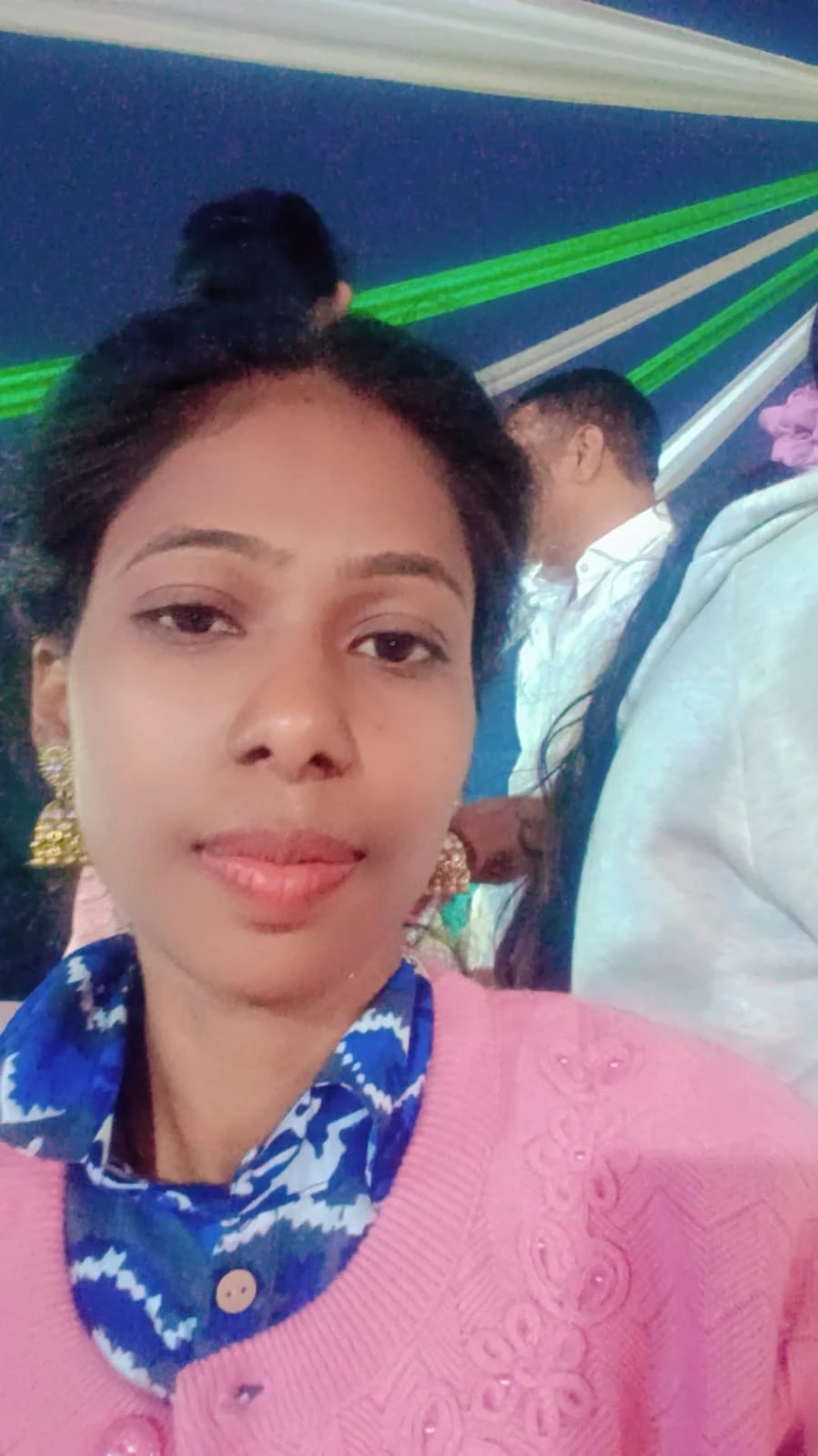 Nisha Singh – Indian escort in Pune — 1 / 2