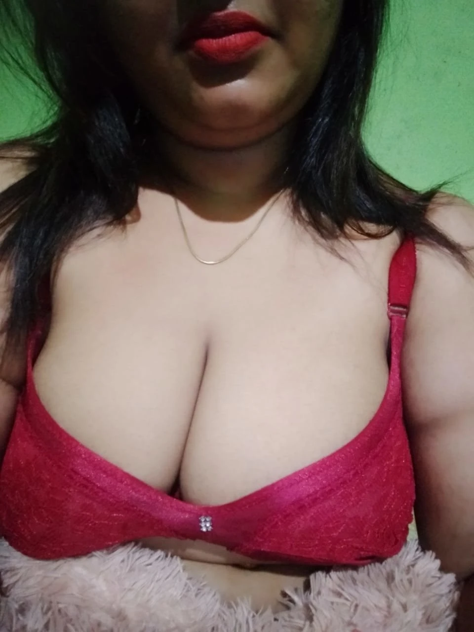 live Cam SHOW – Sri Lankan escort in Colombo — 12 / 19