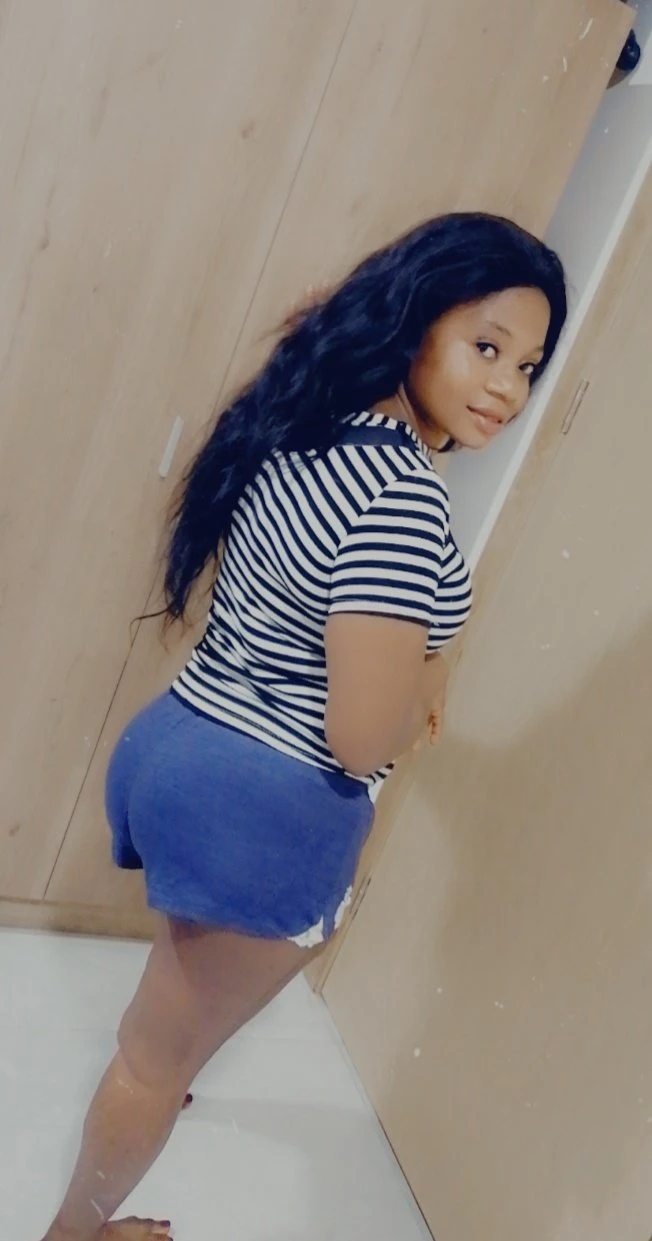Celine – South African escort in Beirut — 2 / 4