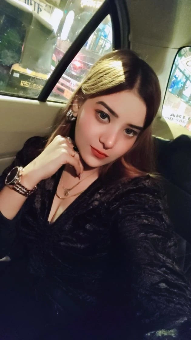 Riyanshi Singh Escorts – Indian escort in Nagpur — 1 / 7