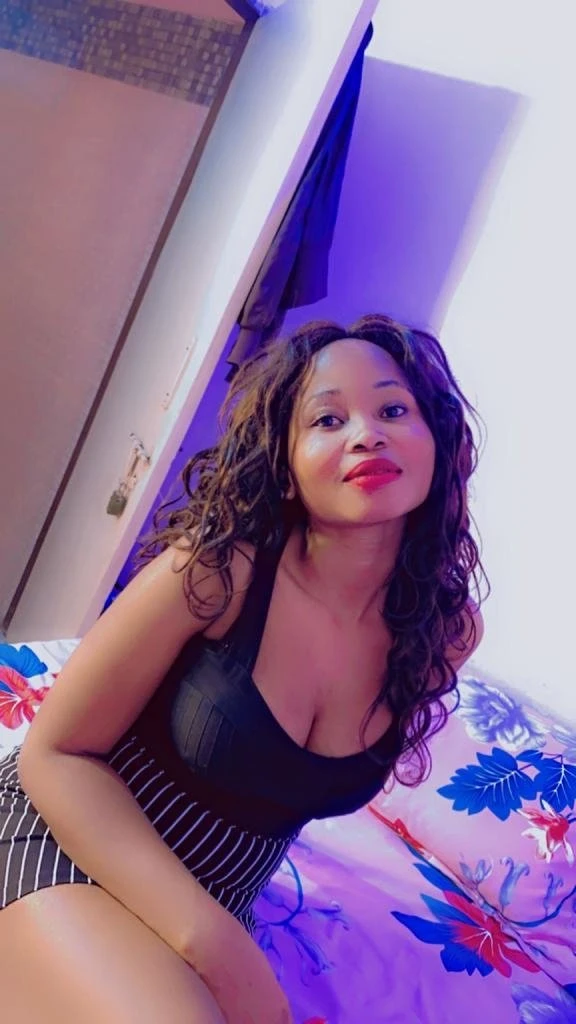 Gift Tash – South African escort in Hyderabad — 5 / 7