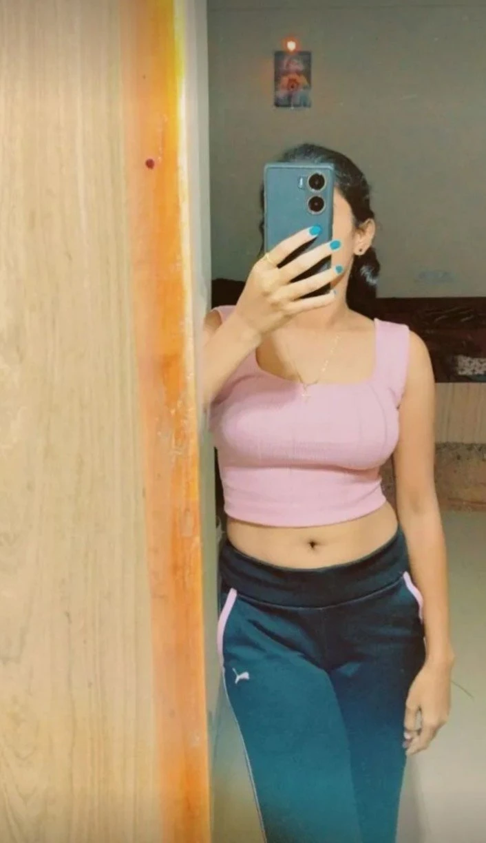 🖤sᴀᴋsʜɪ 🖤(CAM SHOW & REAL MEET) – Indian escort in Hyderabad — 2 / 4