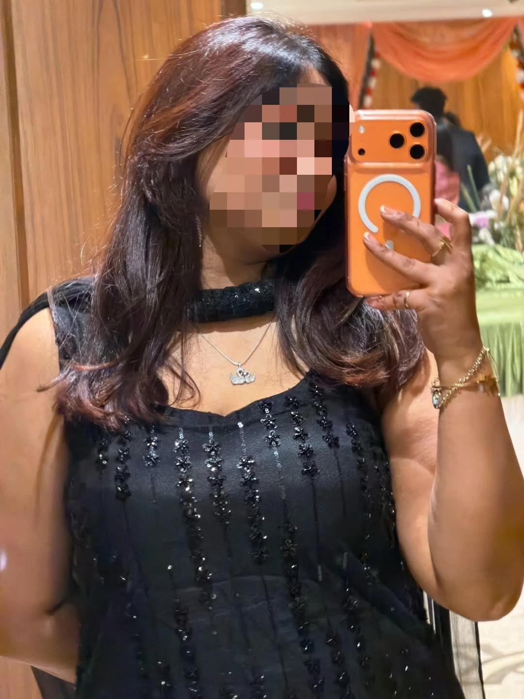 Velvet Zara – Serene & Discreet Presence – Indian escort in Hyderabad — 2 / 3