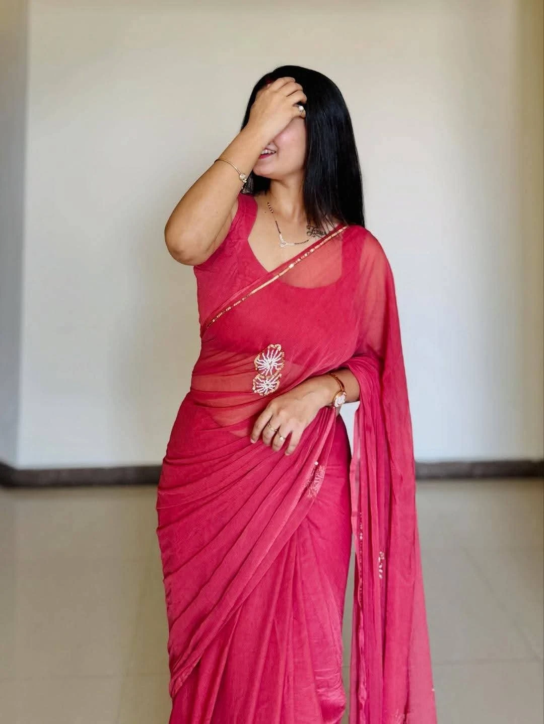SUNAINA CAM QUEEN /MEET BIG BOOBS – Indian escort in New Delhi — 16 / 22