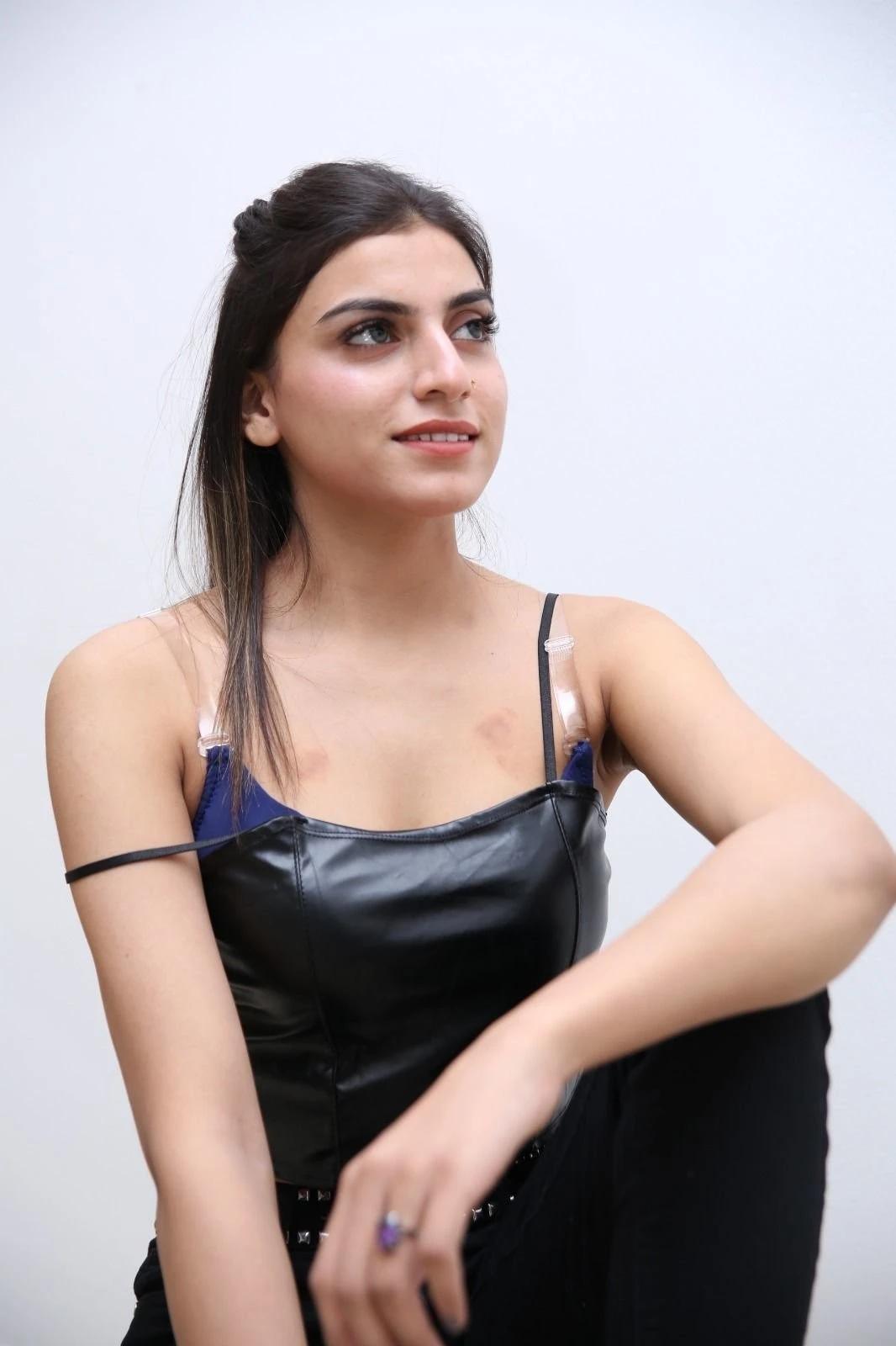 🟢 Simran Premium Massage & Companion – Indian escort in Hyderabad — 2 / 4