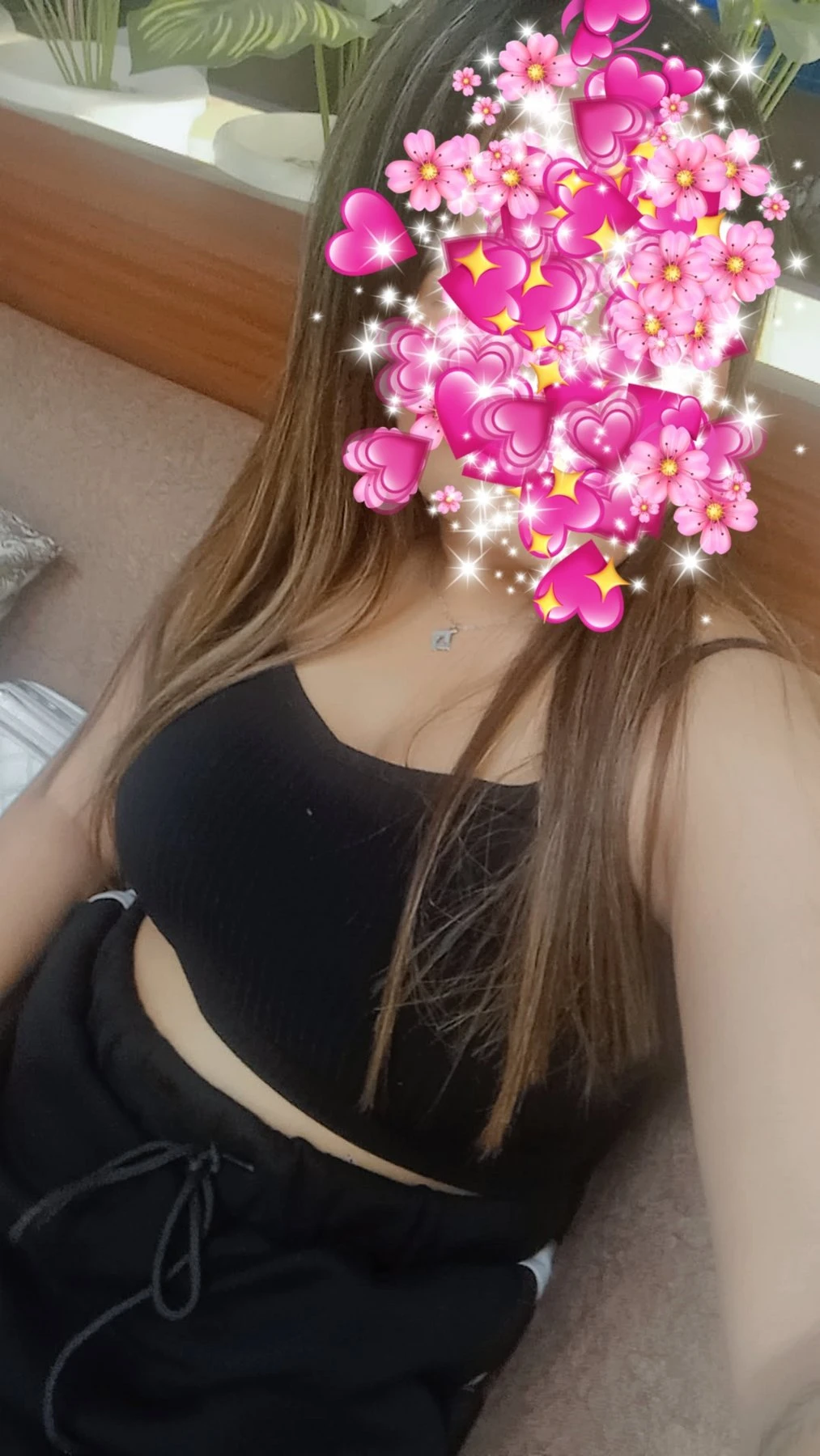 Tisha – Indian masseuse in Mumbai — 1 / 5