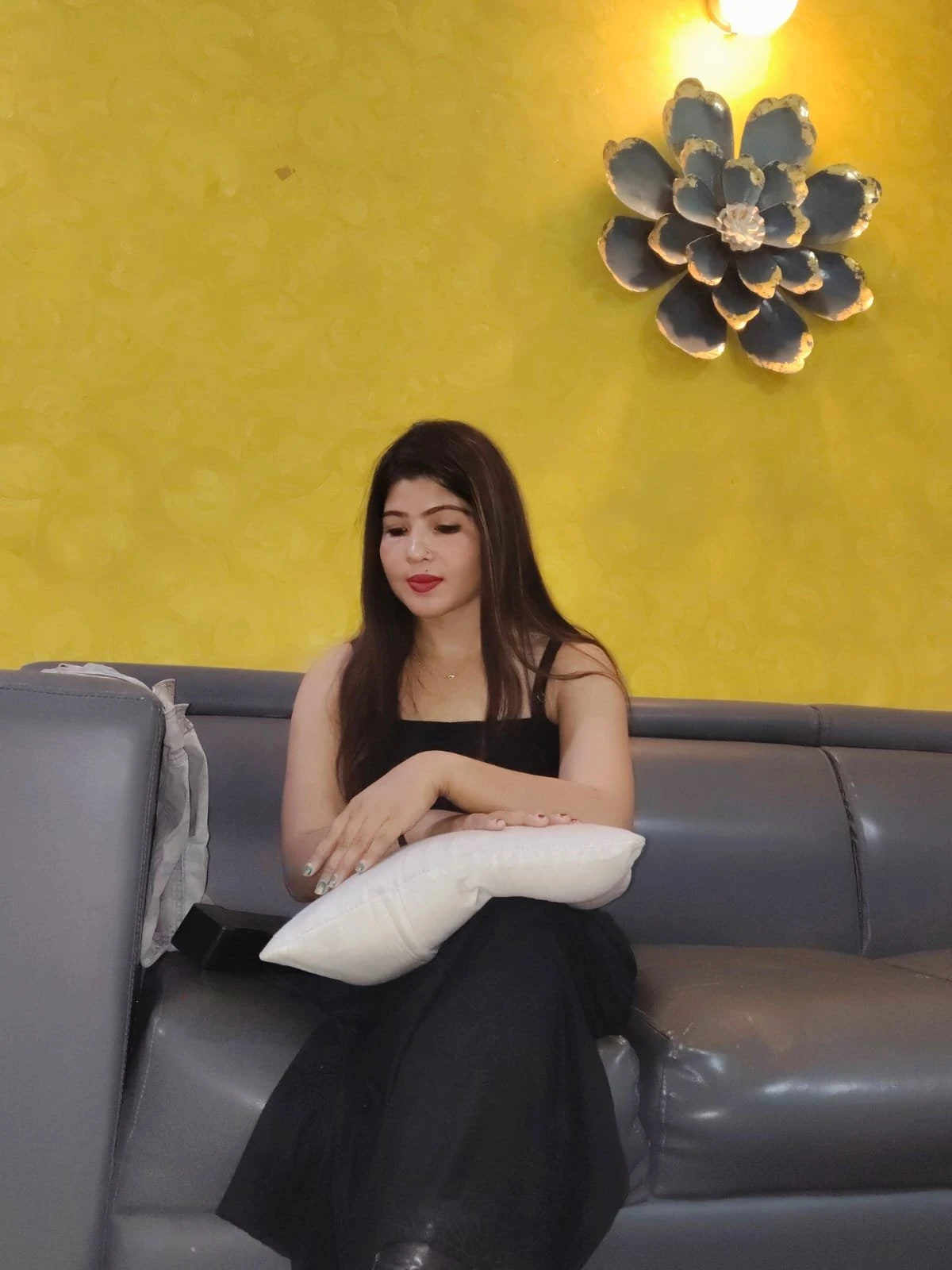 Im Soniya Book Now – Indian escort in Hyderabad — 3 / 4