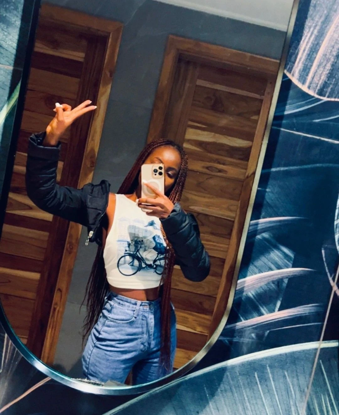 Petite Queen – Tanzanian adult performer in Beirut — 3 / 6