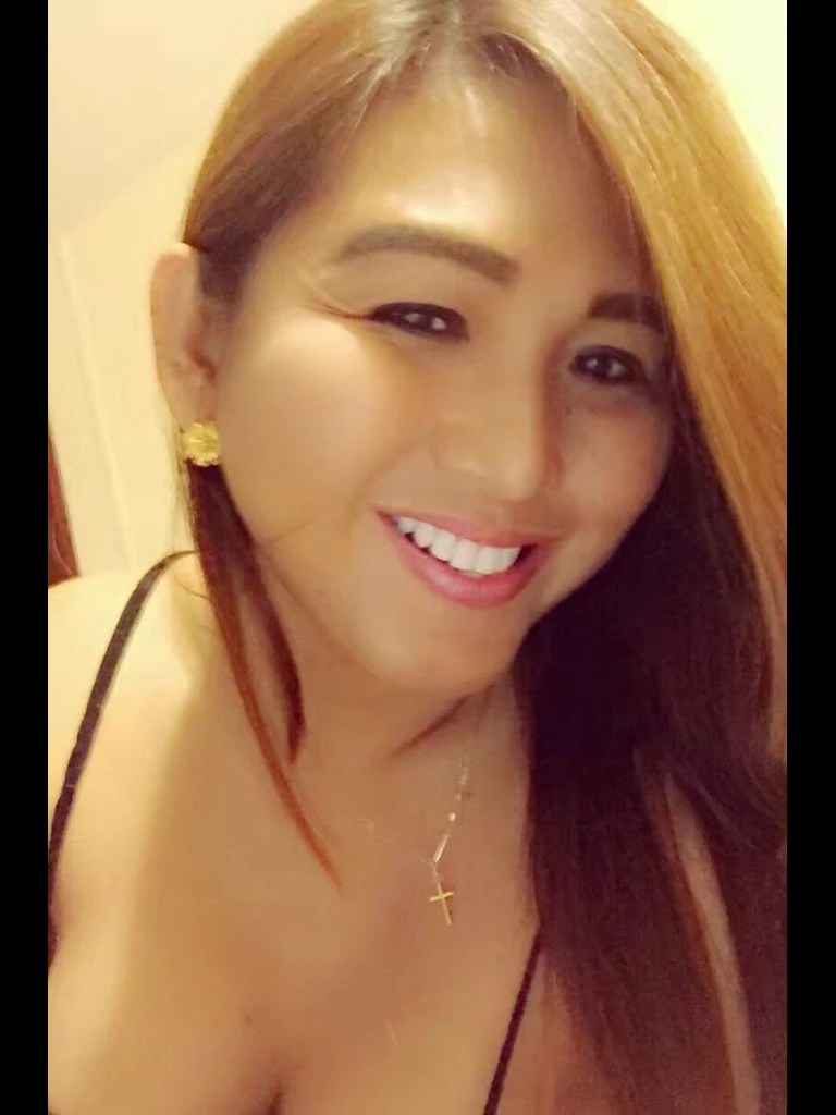 Sunshine – Filipino escort in Hanoi — 7 / 31
