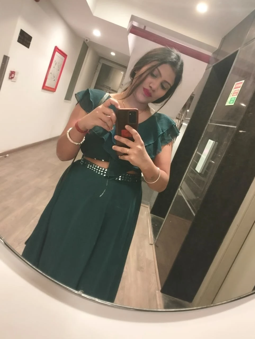 Sonali Trust on 100% cam show real meet – Indian escort in Pune — 3 / 5