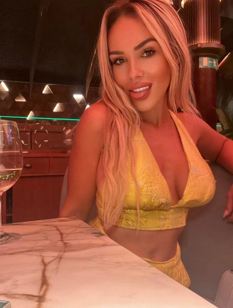 Eva Bardot – Spanish escort in Seoul — 6 / 14