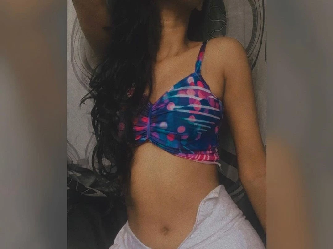 Live Cam Service Teen Girl – Sri Lankan escort in Colombo — 4 / 8
