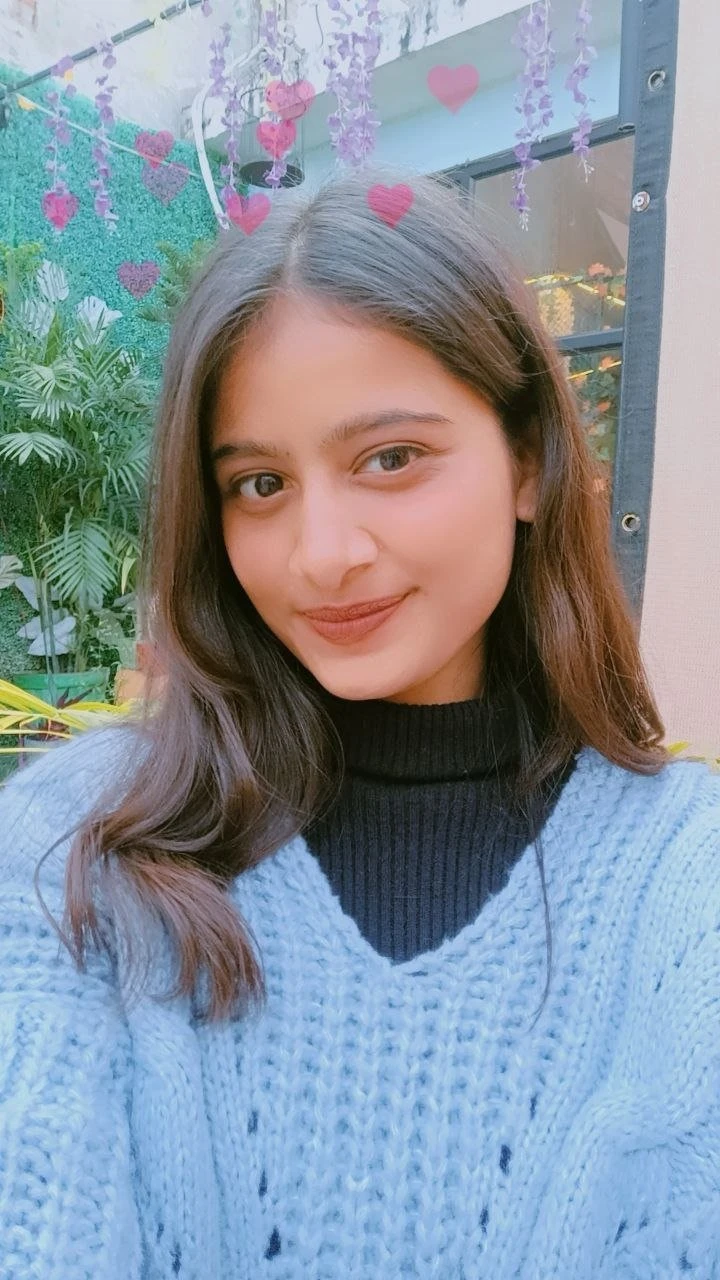 Janvi – Indian escort in Hyderabad — 1 / 7