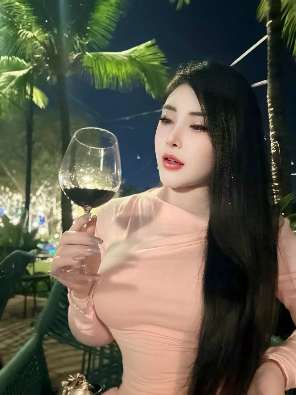 T Iti – Vietnamese escort in Ho Chi Minh City — 7 / 12