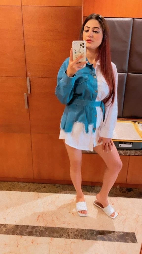 Sweety Patel – Indian escort in Mumbai — 3 / 7