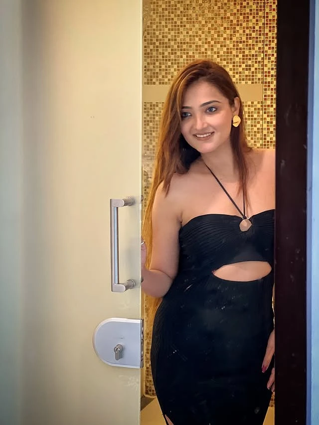 Ananya – Indian escort in Pune — 2 / 7
